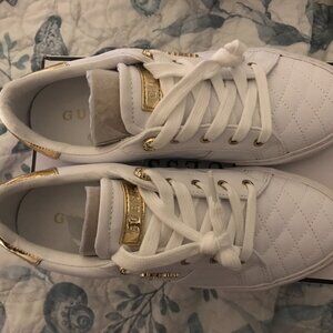GUESS Loven Women's Sneaker Size 9